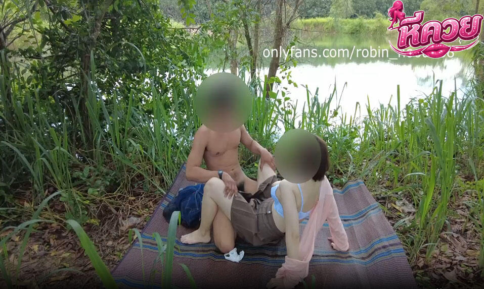 คลิปหลุดOnlyfans Robin_hood888 คุณหนูน้ำหวานไปล่อเสียวกันคนสวนที่ป่ามันแบบเสียวๆ โดนจับกระเด้าหีเย็ดรัวๆแบบไม่ยั้งเลย