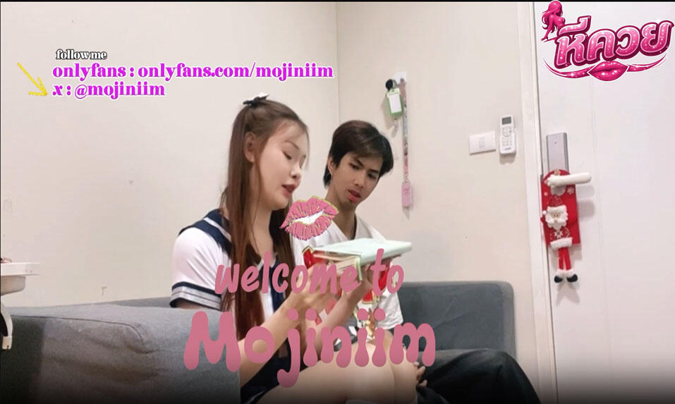 คลิปหลุด mojiniim น้องนุ่มนิ่ม Onlyfans ในชุดคอสเพลย์แล้วโดนจับล้วงหีแบบเสียวๆก่อนจับกระเด้าหีเย็ดคาบนโซฟาจนน้ำแตกร้องครางลั่น